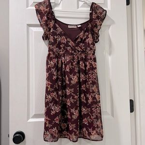 Beautiful flowery summer dress perfect for any occasion